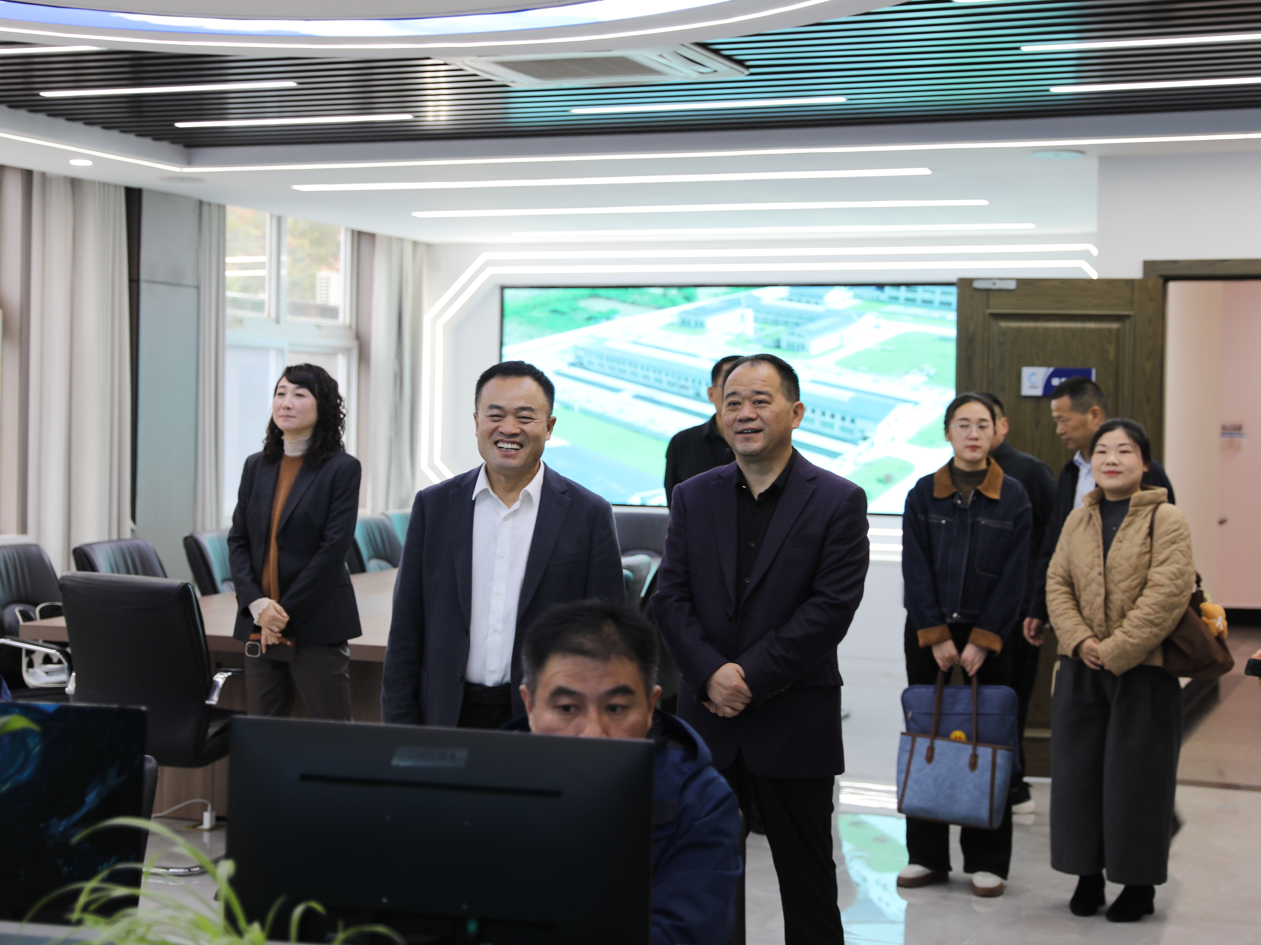 1762851711a897754.jpg 1762851711a897754.jpg